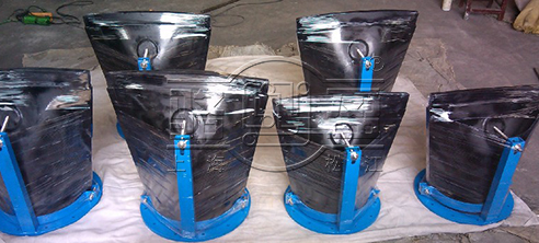 一組法蘭式<a href=http://m.icuqq.cn/ target=_blank class=infotextkey><a href=http://m.icuqq.cn target=_blank class=infotextkey>鴨嘴閥</a></a>等待發貨