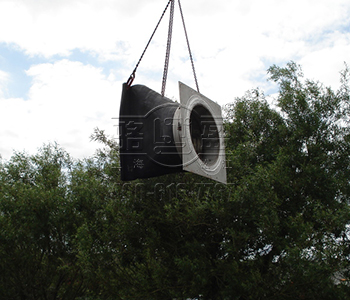 法蘭式<a href=http://m.icuqq.cn/ target=_blank class=infotextkey><a href=http://m.icuqq.cn target=_blank class=infotextkey>鴨嘴閥</a></a>正在吊裝