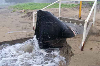 國外法蘭式鴨嘴閥安裝現場圖